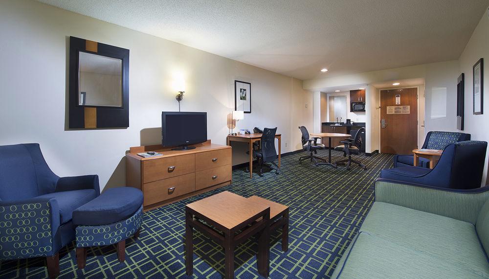 נורת' צ'רלסטון Fairfield Inn & Suites By Marriott Charleston Airport/Convention Center מראה חיצוני תמונה