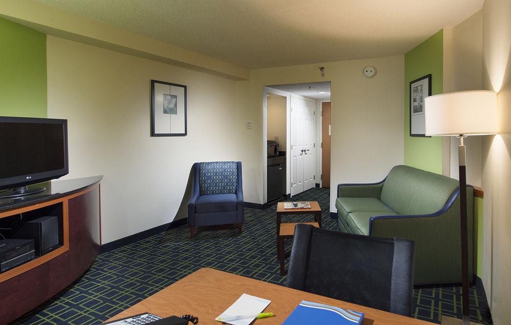 נורת' צ'רלסטון Fairfield Inn & Suites By Marriott Charleston Airport/Convention Center מראה חיצוני תמונה