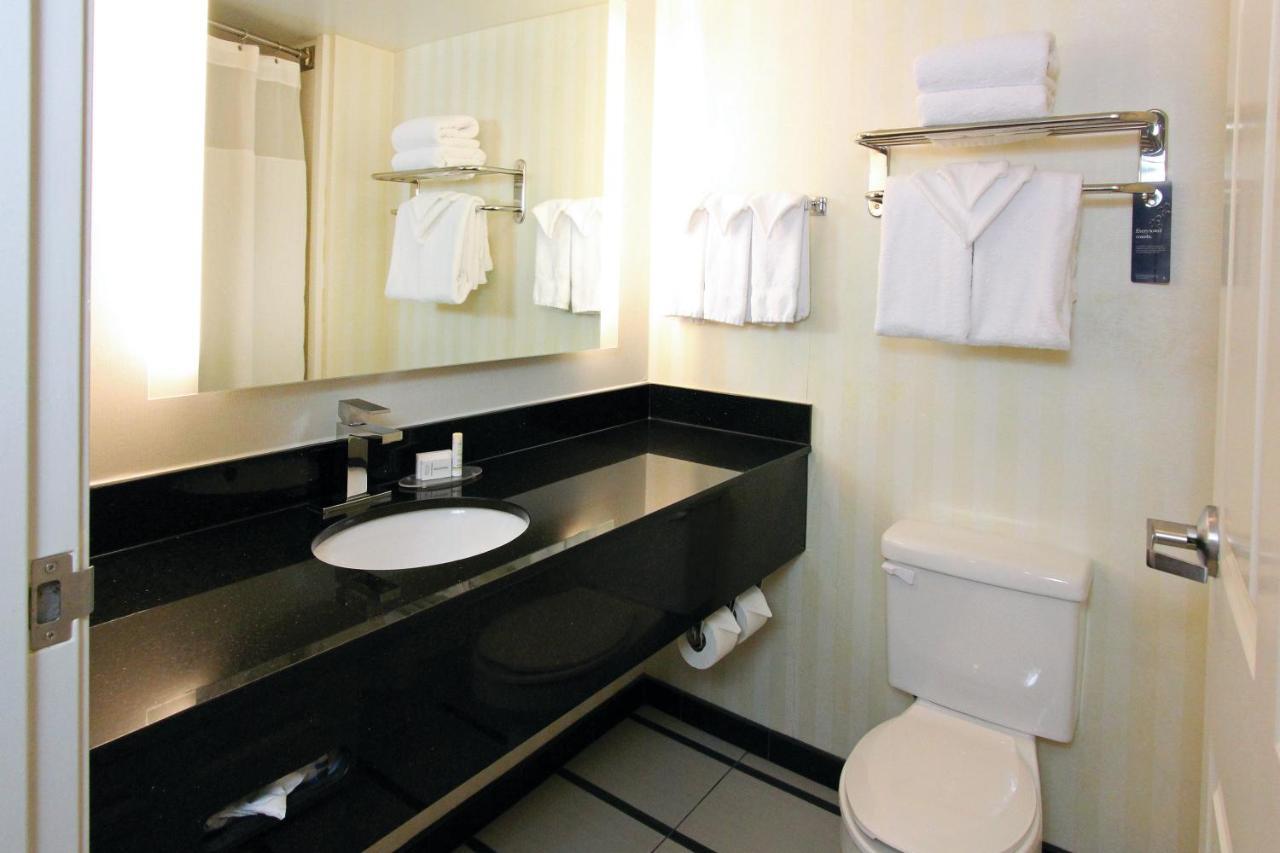 נורת' צ'רלסטון Fairfield Inn & Suites By Marriott Charleston Airport/Convention Center מראה חיצוני תמונה
