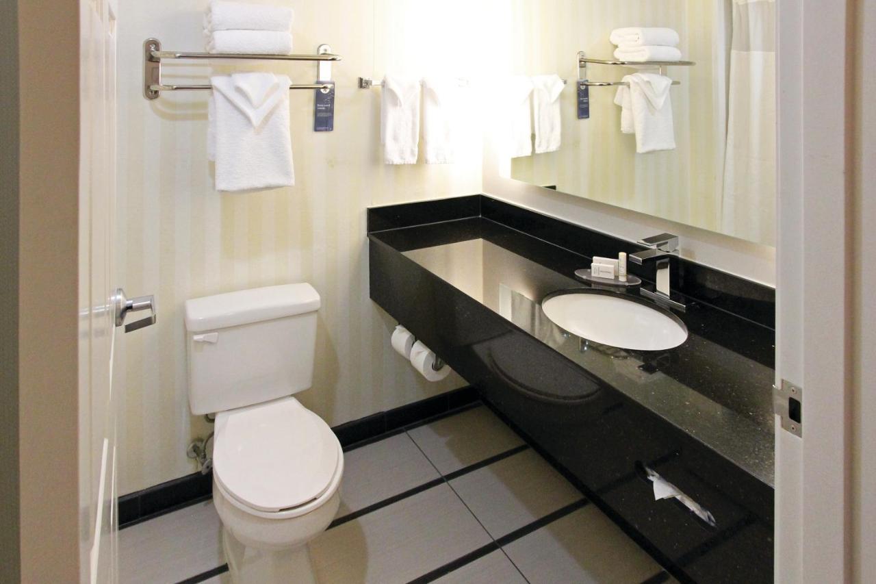 נורת' צ'רלסטון Fairfield Inn & Suites By Marriott Charleston Airport/Convention Center מראה חיצוני תמונה