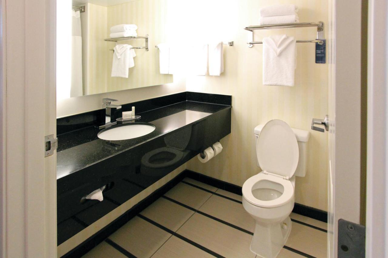 נורת' צ'רלסטון Fairfield Inn & Suites By Marriott Charleston Airport/Convention Center מראה חיצוני תמונה