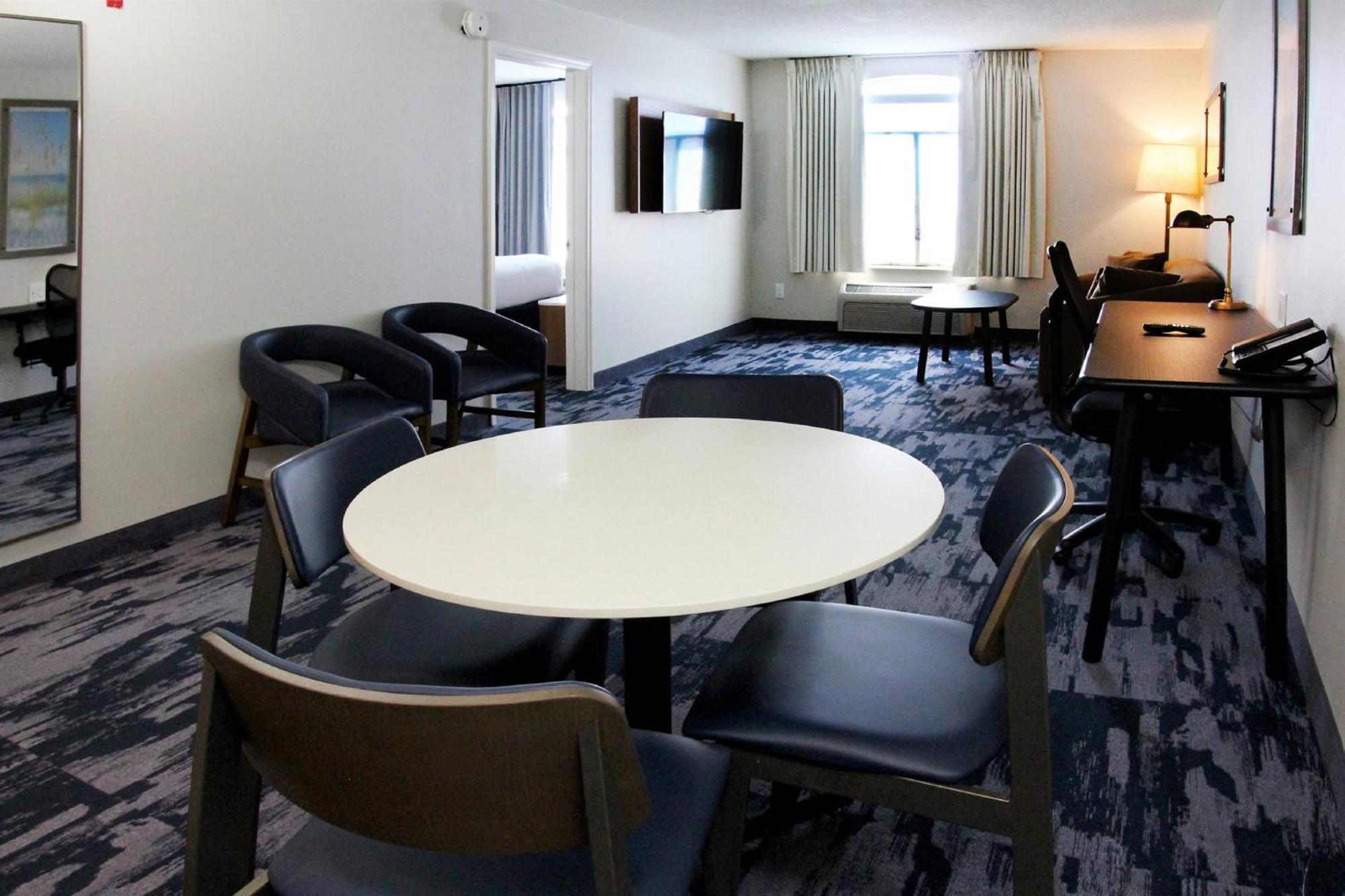 נורת' צ'רלסטון Fairfield Inn & Suites By Marriott Charleston Airport/Convention Center מראה חיצוני תמונה