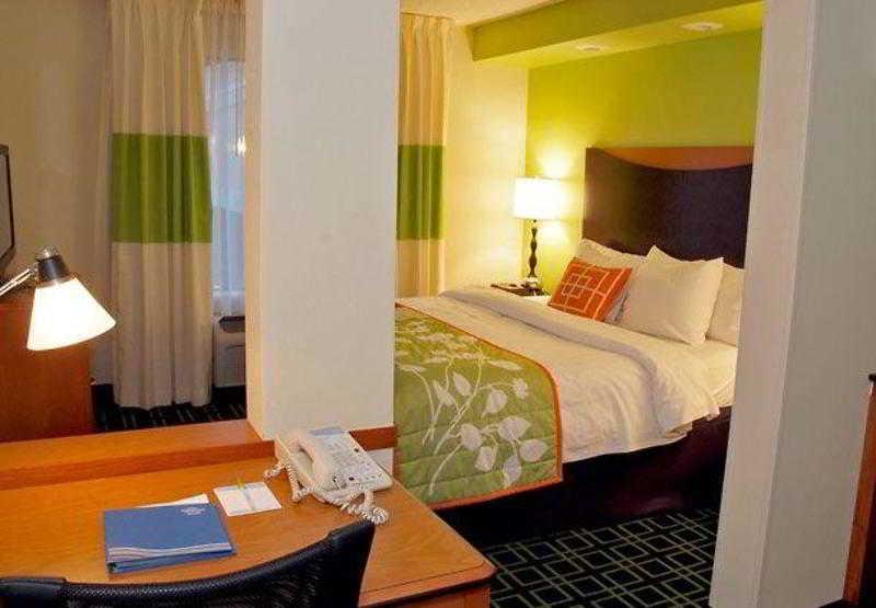 נורת' צ'רלסטון Fairfield Inn & Suites By Marriott Charleston Airport/Convention Center חדר תמונה