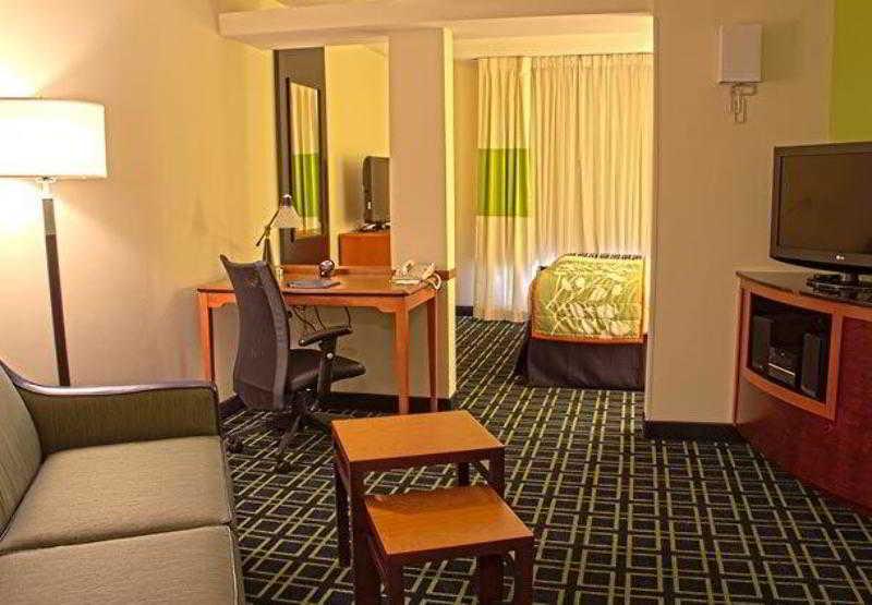 נורת' צ'רלסטון Fairfield Inn & Suites By Marriott Charleston Airport/Convention Center חדר תמונה