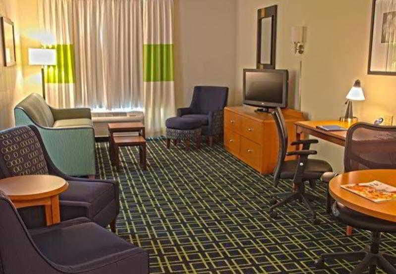 נורת' צ'רלסטון Fairfield Inn & Suites By Marriott Charleston Airport/Convention Center מראה חיצוני תמונה