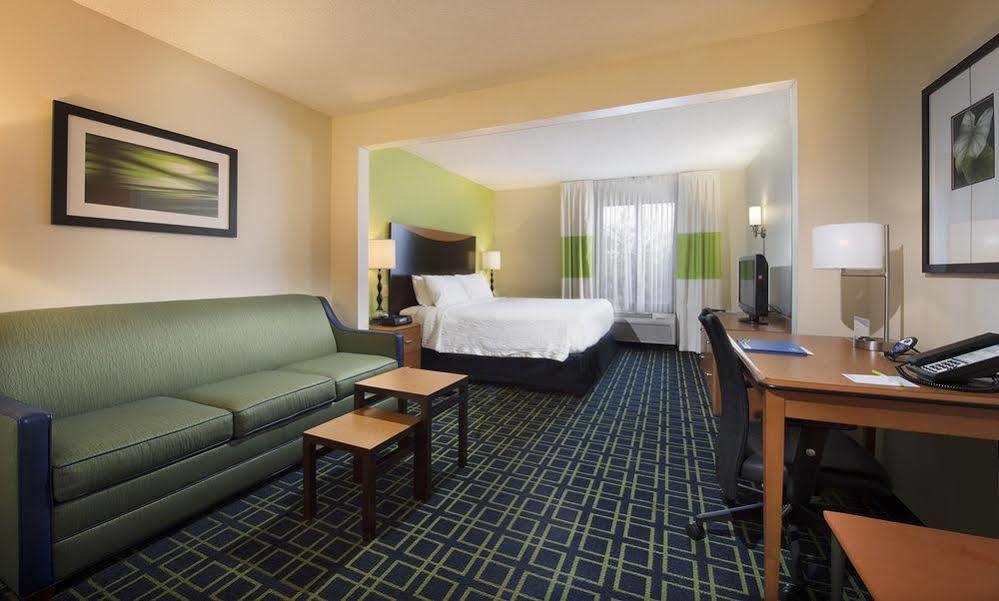 נורת' צ'רלסטון Fairfield Inn & Suites By Marriott Charleston Airport/Convention Center מראה חיצוני תמונה